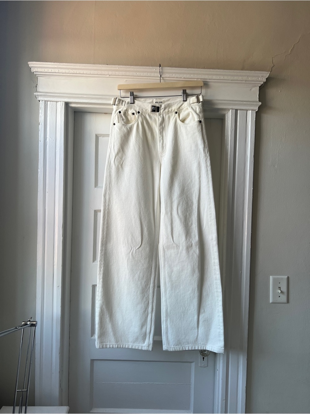 Still Here Buckle Jeans in Milk